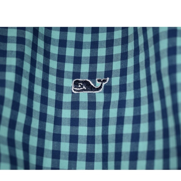 Men’s Vineyard Vines button down shirt - Picture 2 of 4
